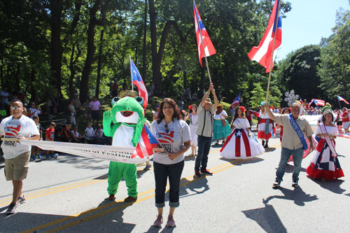 Puerto Rican community in the Parade of Flags on One World Day